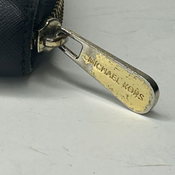 Michael Kors Black Saffiano Leather Jet Set Zip Wallet - Picture 3 of 8